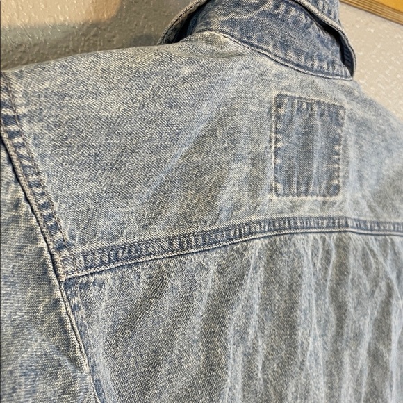 Levi’s Kids Denim Button Down Shirt – Light Wash Western Style Size 7 - Picture 11 of 15